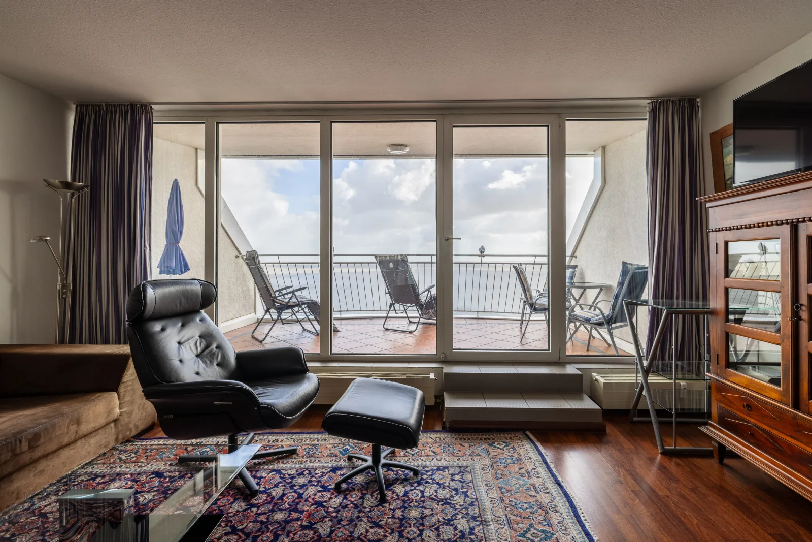 Exklusive Ferienwohnung am Südstrand mit Panoramabalkon & Meerblick | Wohnung 92
