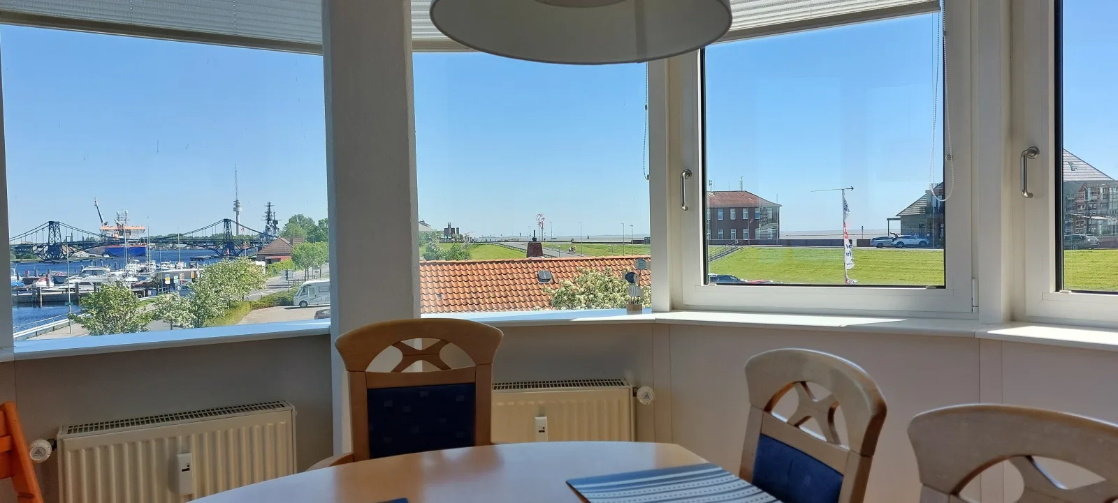 Exklusive Ferienwohnung am Südstrand mit Wintergarten & Hafenblick | Wohnung 113