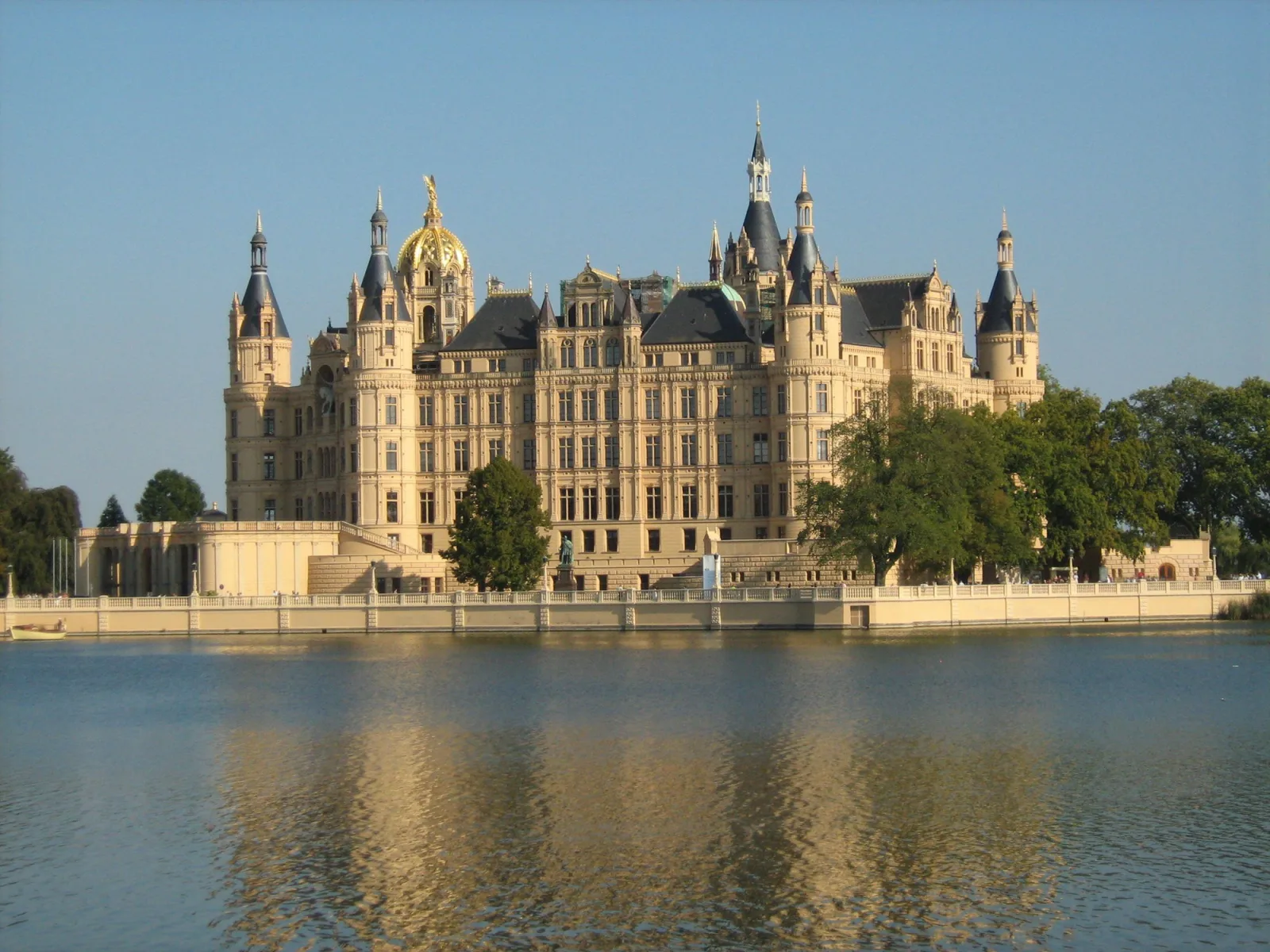 Am Schloss 105