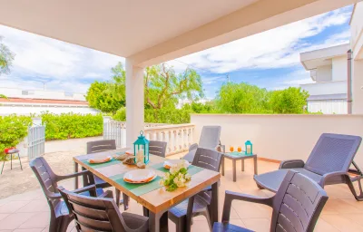 Villa La Mezza Luna am Strand