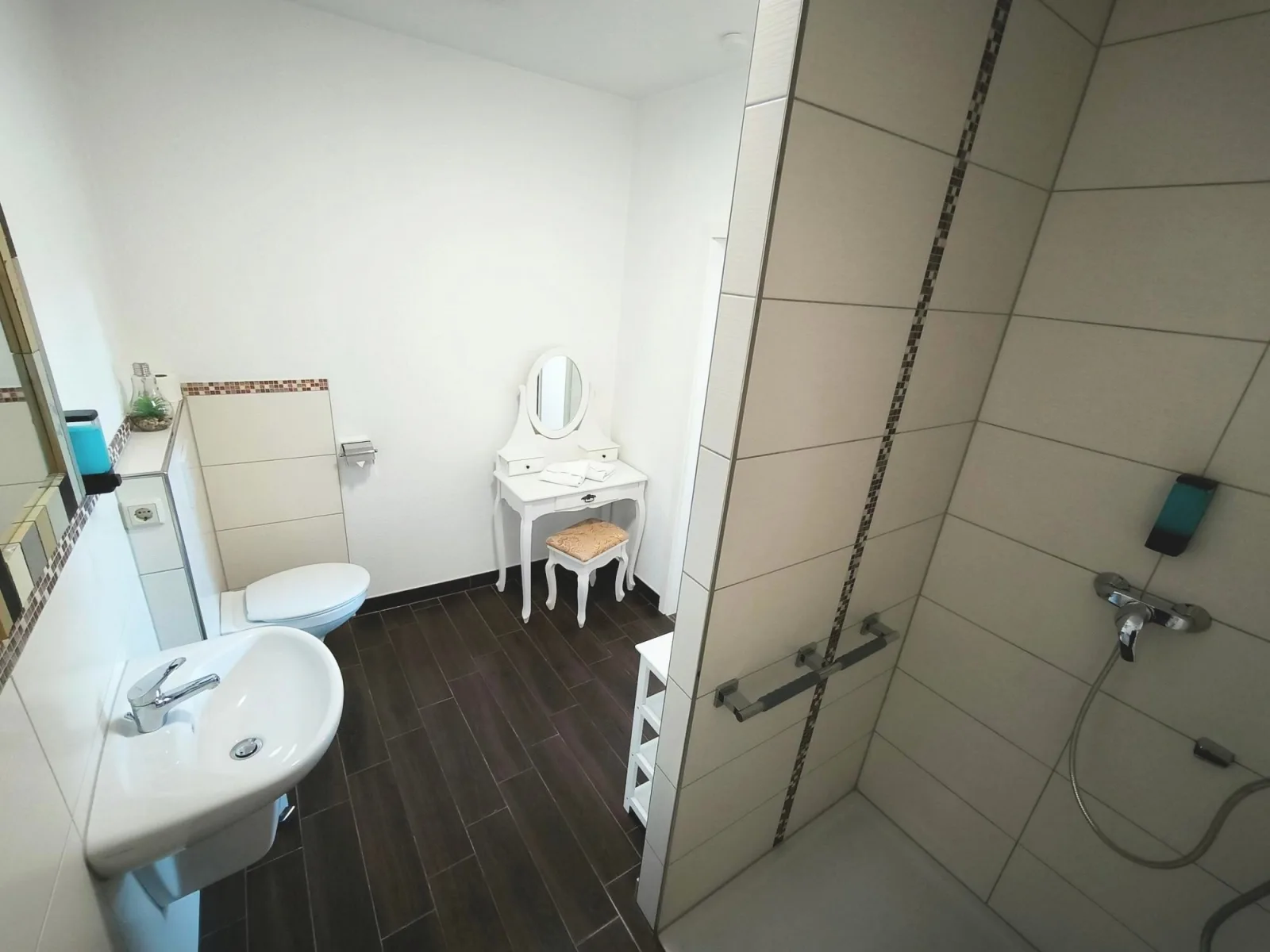 Apartment London (Garten & Pool als Extra möglich) barrierefrei