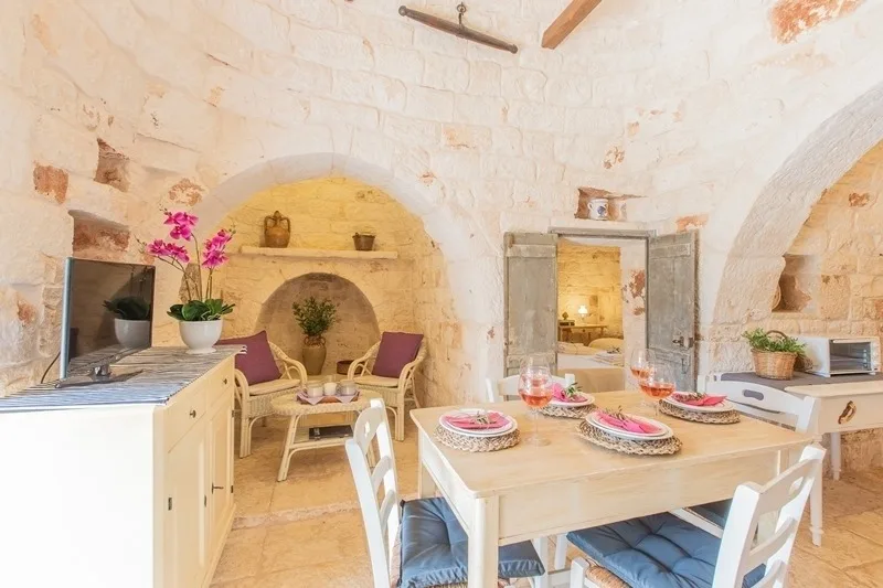 Trullo mit privatem Pool - umzäunter Garten