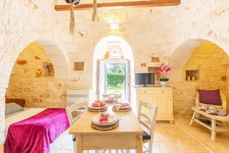 Trullo mit privatem Pool - umzäunter Garten