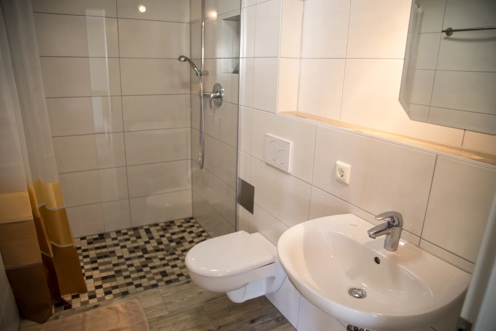 Gasthaus zum Lamm, Garni, Fewo 4 * bis 5 Personen 231