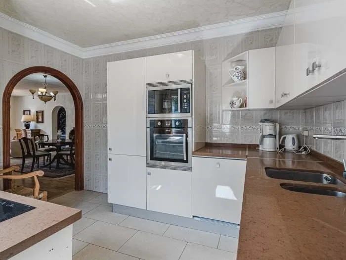 Edle Ferienwohnung in Bergnähe - F0175