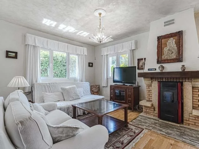 Edle Ferienwohnung in Bergnähe - F0175