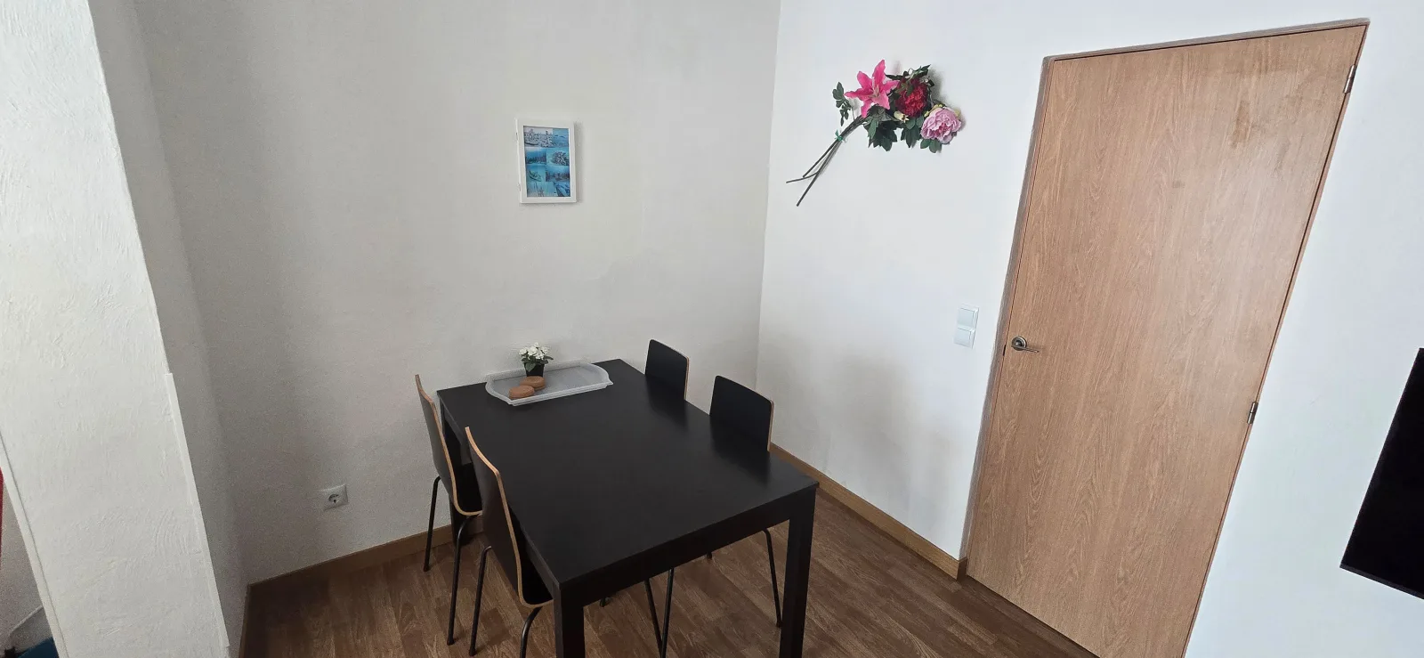 2 Schlafzimmer - ruhige Lage - Pool - Parkplatz