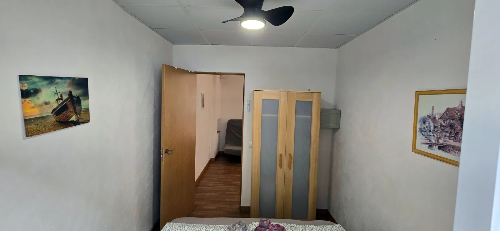 2 Schlafzimmer - ruhige Lage - Pool - Parkplatz