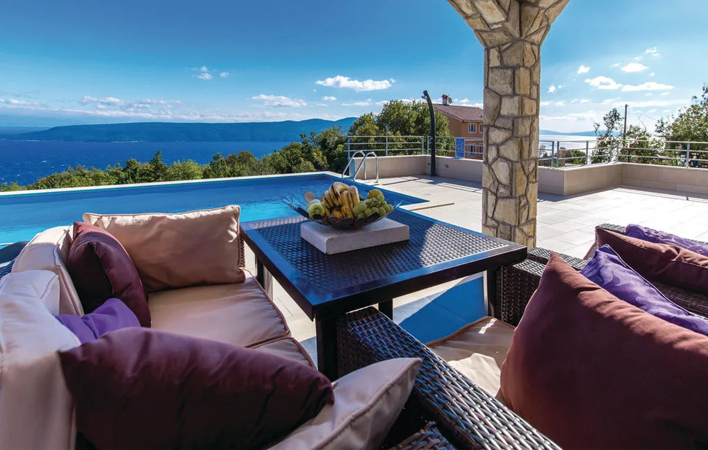 VillaBlu1 Doppelhaushälfte Seaview, Pool