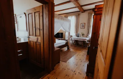 Urlaub im historischen Rittergut Positz aus dem 16. Jahrhundert - individuelle, lichtdurchflutete Romantikzimmer