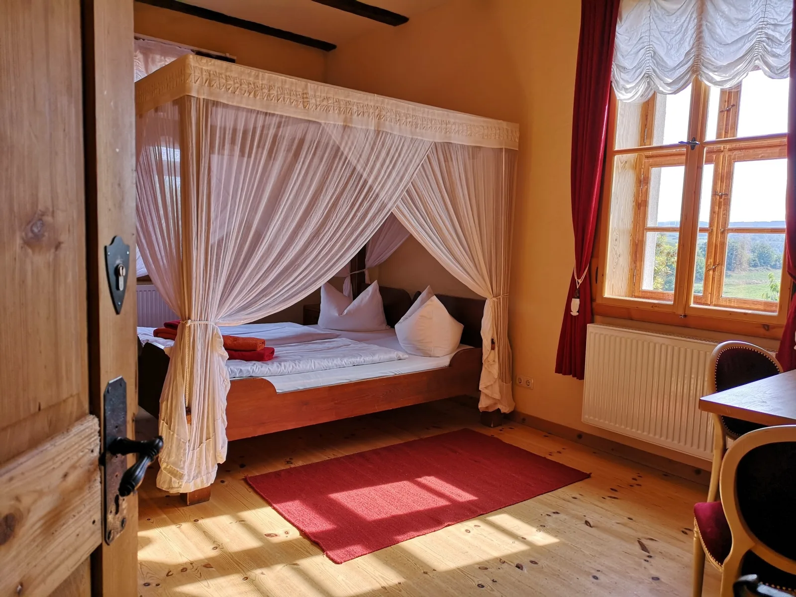 Urlaub im historischen Rittergut Positz aus dem 16. Jahrhundert - individuelle, lichtdurchflutete Romantikzimmer