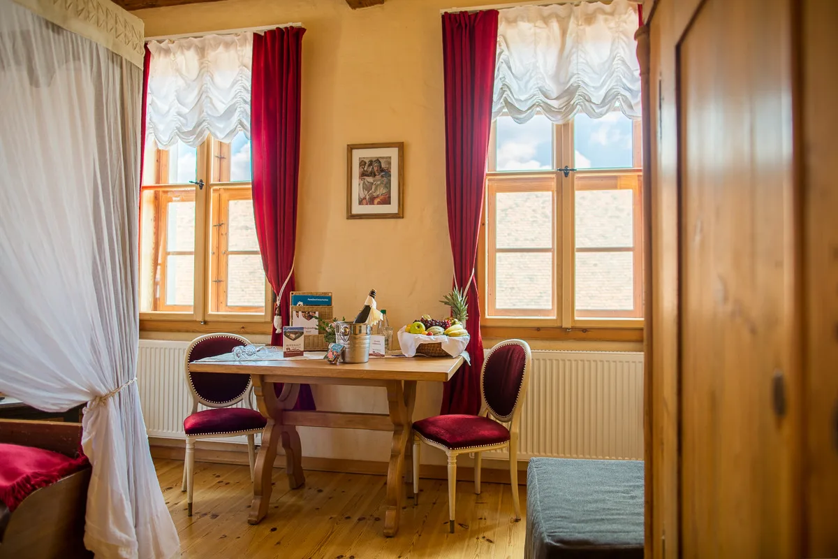 Urlaub im historischen Rittergut Positz aus dem 16. Jahrhundert - individuelle, lichtdurchflutete Romantikzimmer