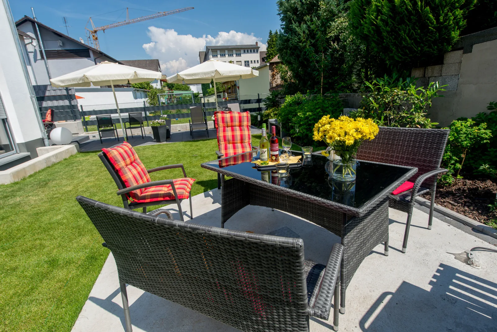 Wohnen auf Zeit: Garten-Wohnung - barrierefrei, ruhig, mit Parkplatz und nahen Einkaufsmöglichkeiten