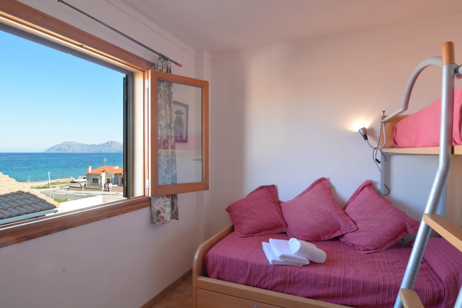 Seaside Family Apartment 200 mts from the Beach