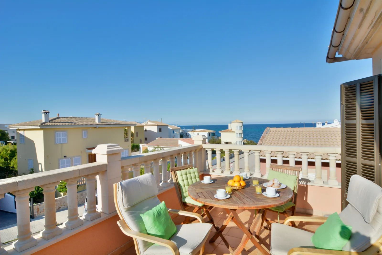 Seaside Family Apartment 200 mts from the Beach