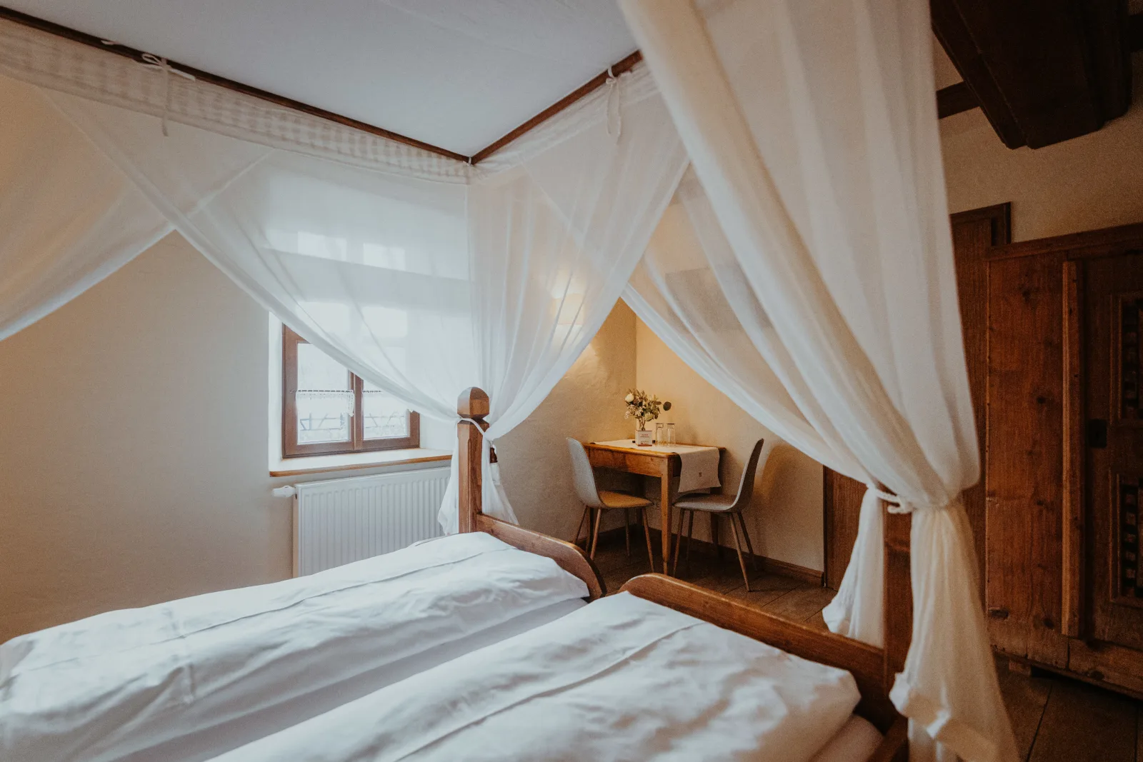 Urlaub im historischen Rittergut Positz aus dem 16. Jahrhundert - individuelle, lichtdurchflutete Romantikzimmer
