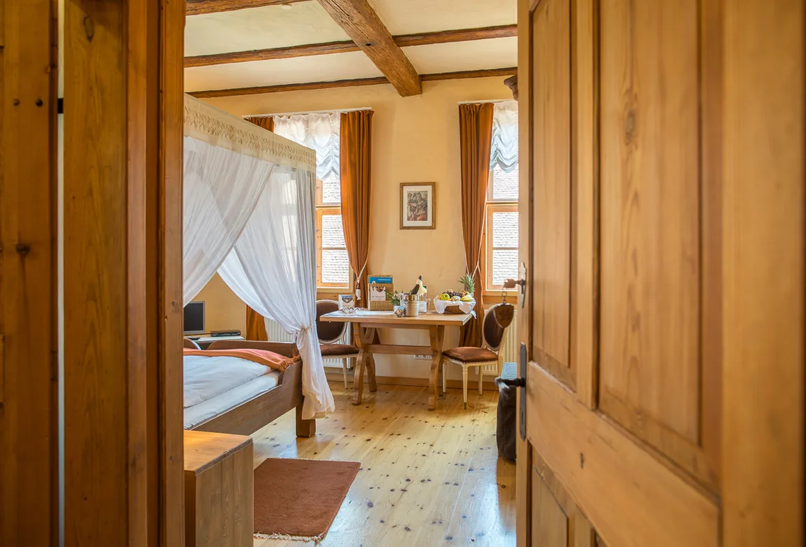 Urlaub im historischen Rittergut Positz aus dem 16. Jahrhundert - individuelle, lichtdurchflutete Romantikzimmer