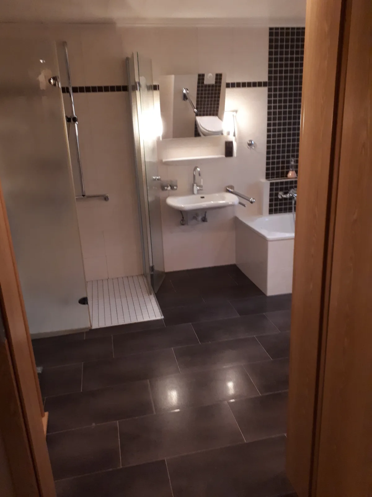 Exclusive Rollstuhlgerechte Wohnung " Ebbe "  ( barreirefrei ) 3 Erw. + Klenkind in Ostfriesland