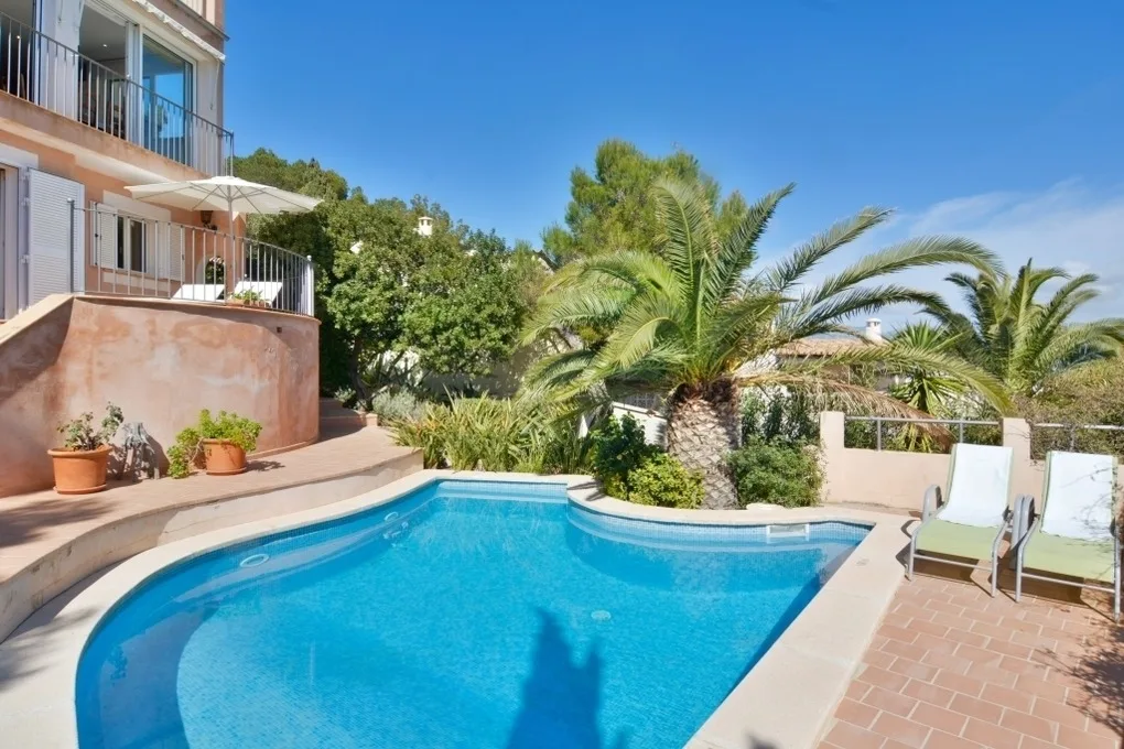 Charming Villa with Sea Views & Pool. Up to 7 Guests