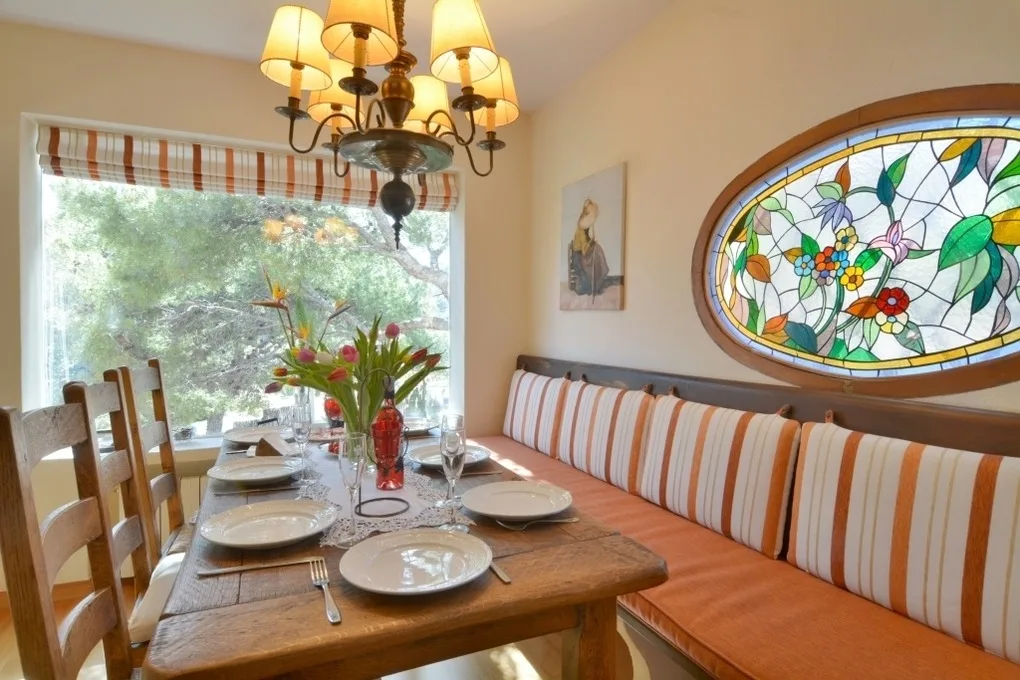 Charming Villa with Sea Views & Pool. Up to 7 Guests