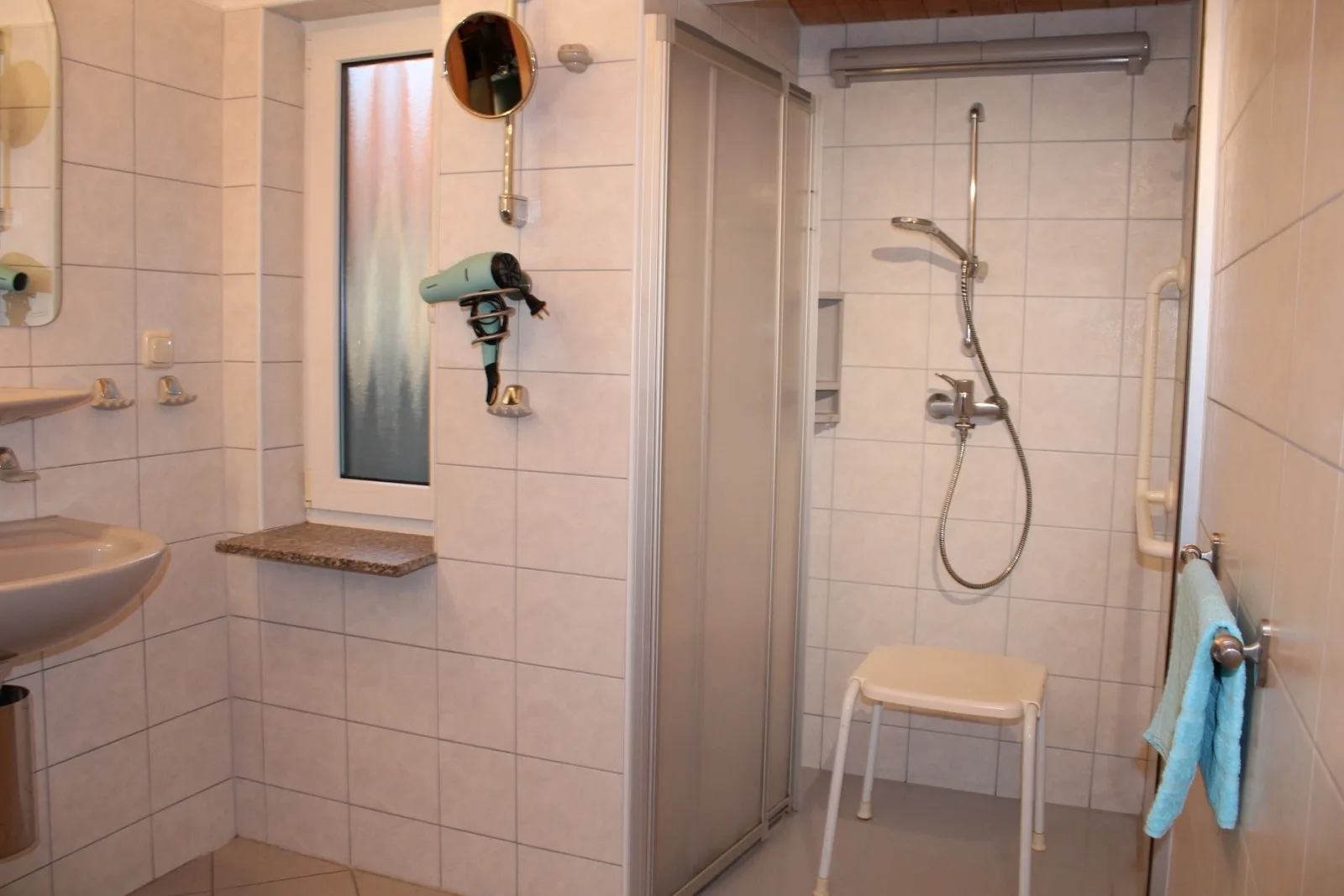 Landhaus am Teich - Saaler Bodden - Ferienhaus türkis