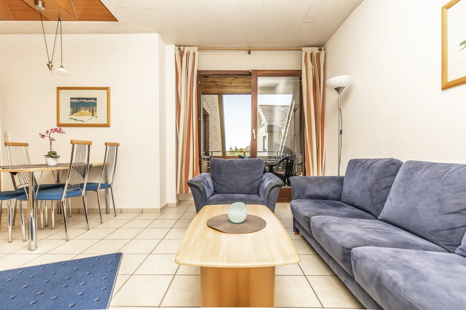 Apartment mit Balkon