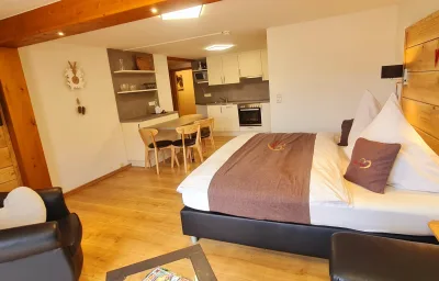 Gästehaus Holzer Kreuz - Ferienwohnung "Narzisse"