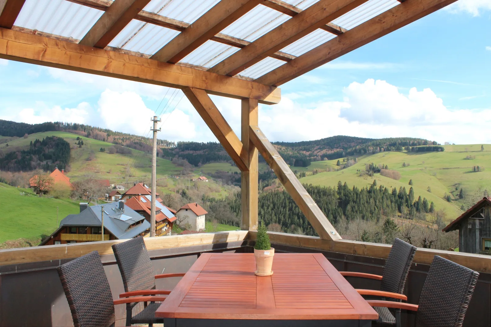 Gästehaus Holzer Kreuz - Ferienwohnung "Narzisse"