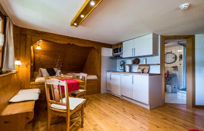 Gästehaus Holzer Kreuz -Ferienwohnung "Kornblume"