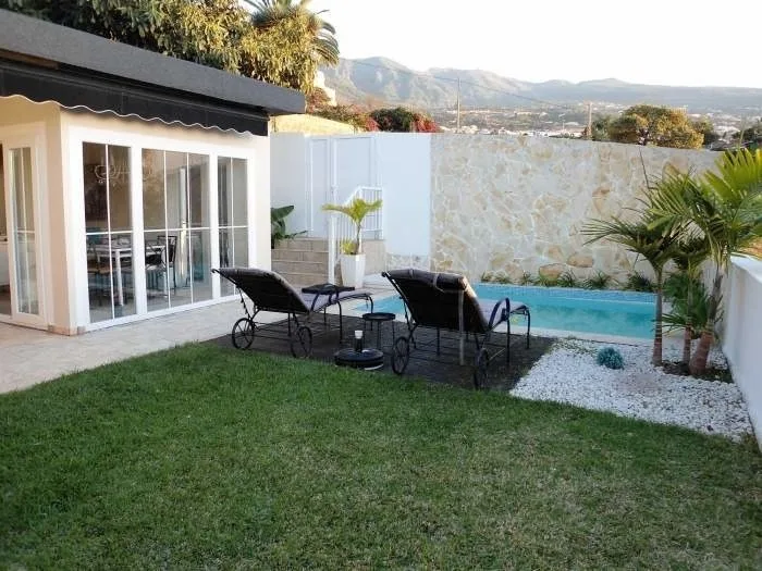 Ferienhaus mit Pool - F7642