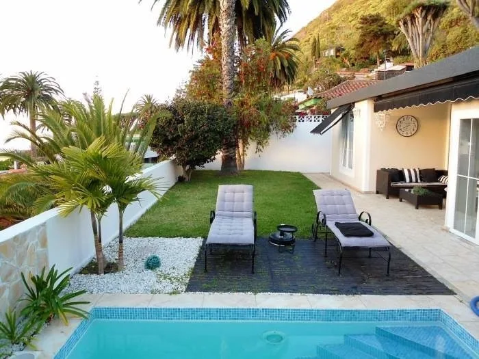 Ferienhaus mit Pool - F7642