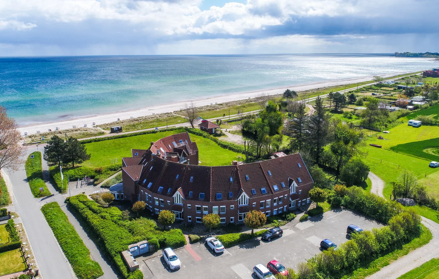 4 Sterne-Terrassen-Fewo "Heimathaven" direkt am Ostseestrand inkl. Schwimmbad