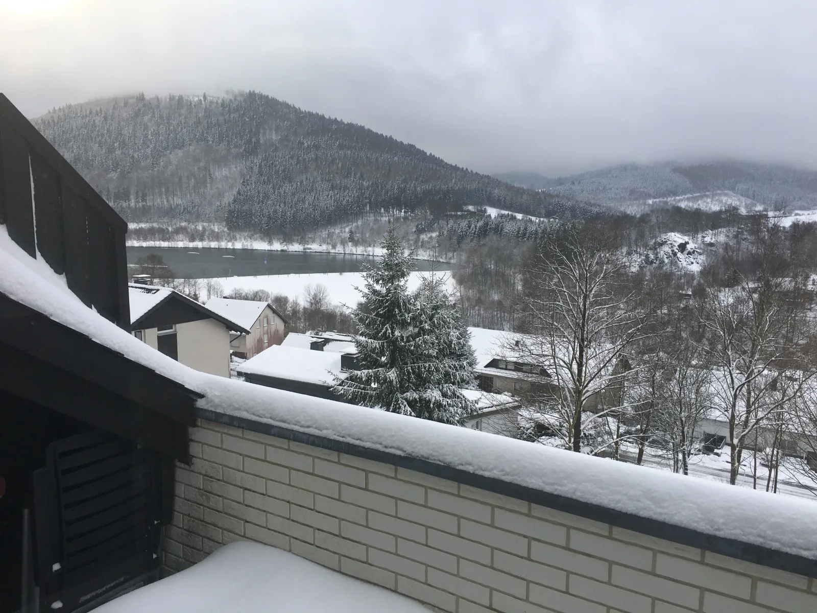 Berg- und Seeblick