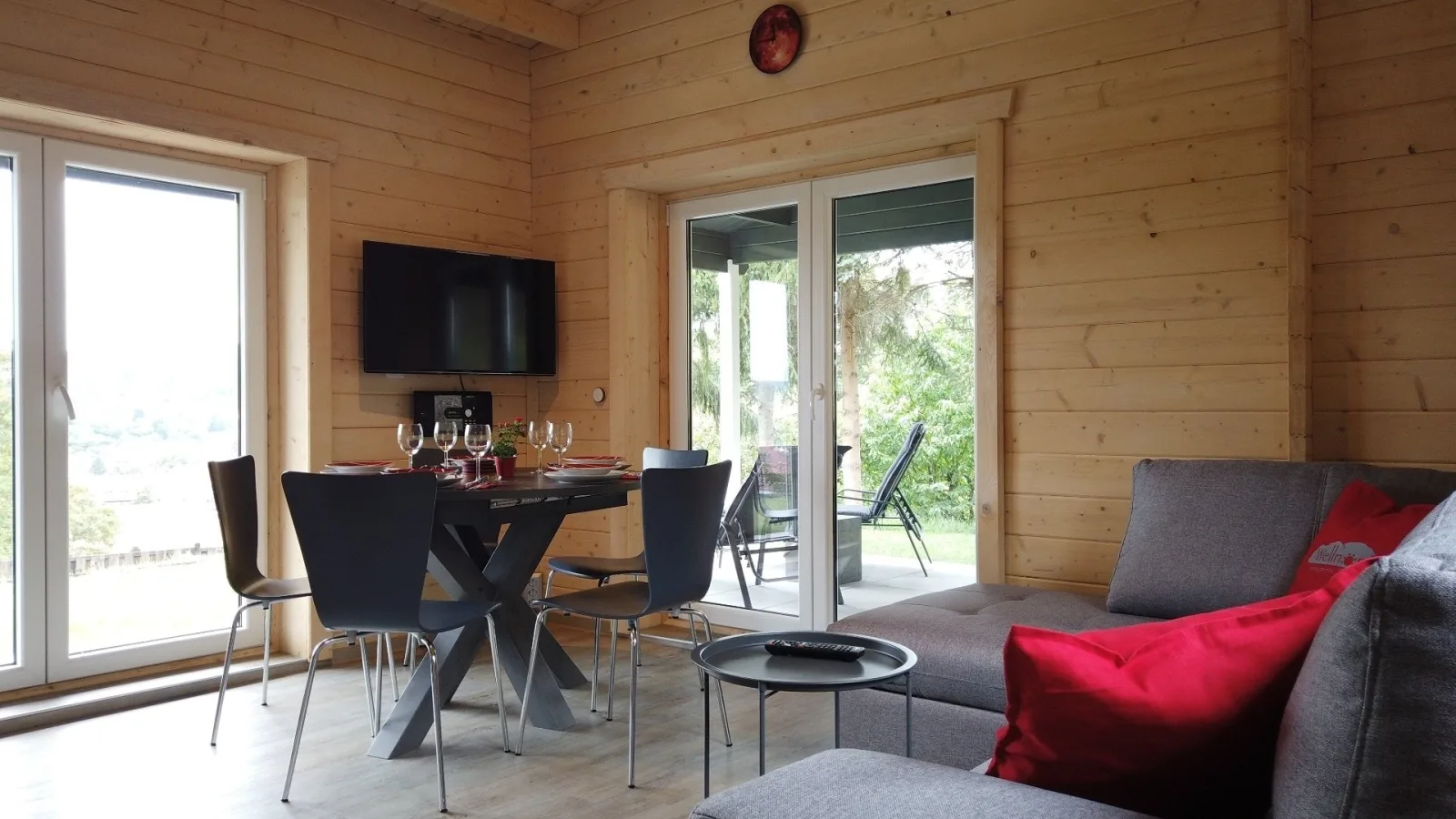Wellnorama 2 - WellnessFerienhaus mit Pool, Sauna und eigenem Whirlpool mitten in Deutschland