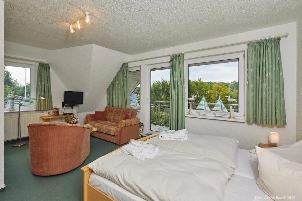 Doppelzimmer mit Balkon Haus Dorfstraße