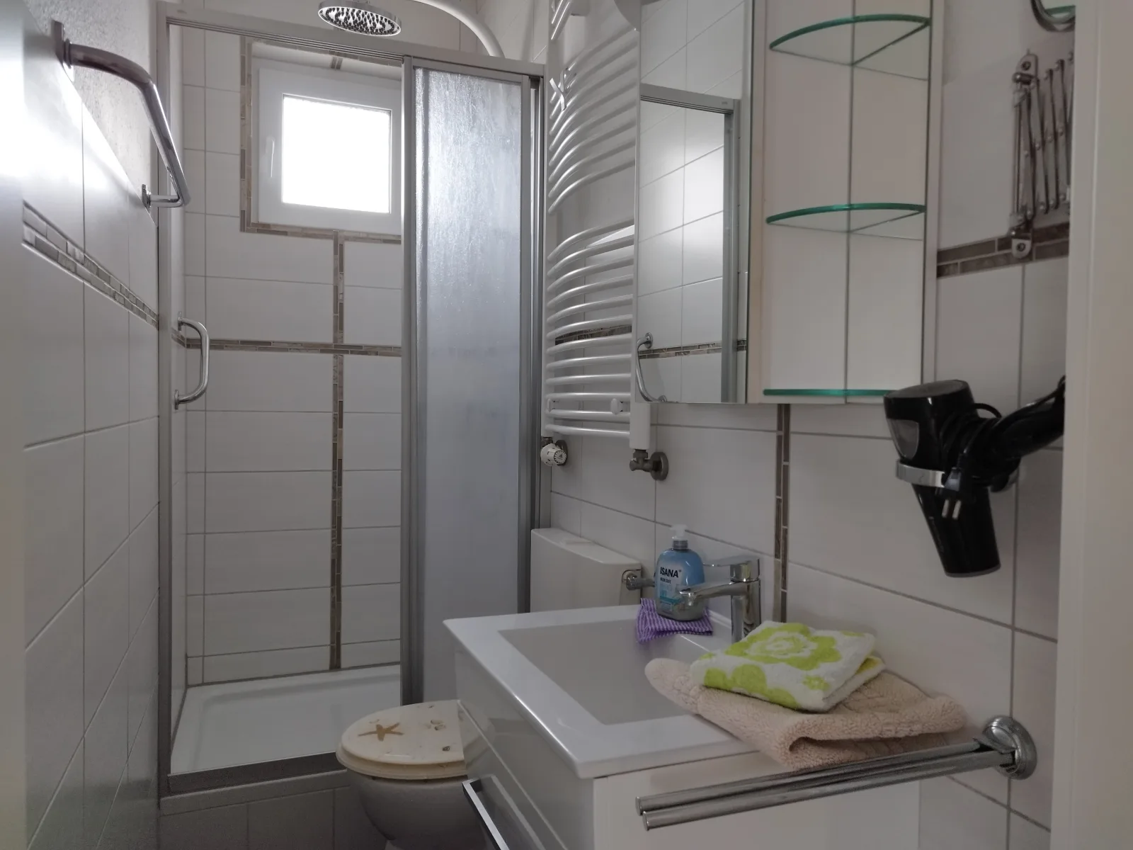 Wohnung mit Meerblick, Box-Bett, Süd- Balkon, eig. Parkplatz, Glasfaser