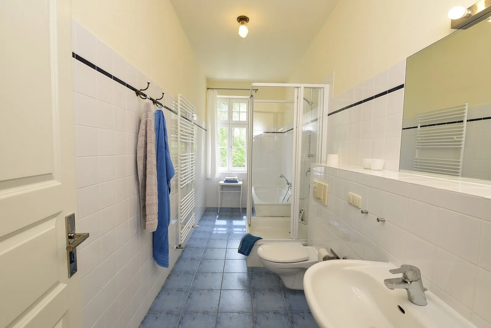 Ferienwohnung 3 mit gr. Terrasse und Wasserblick