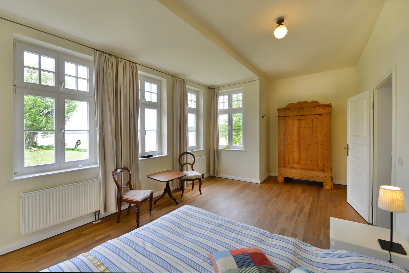 Ferienwohnung 3 mit gr. Terrasse und Wasserblick