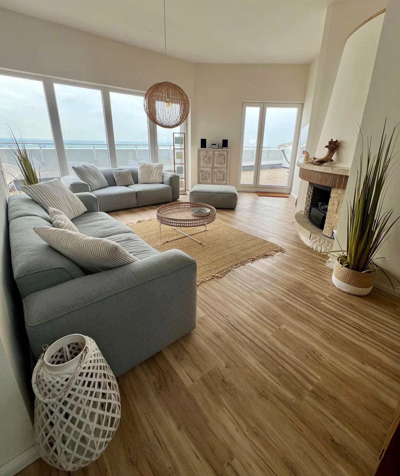 COAST HOUSE Sky Suite