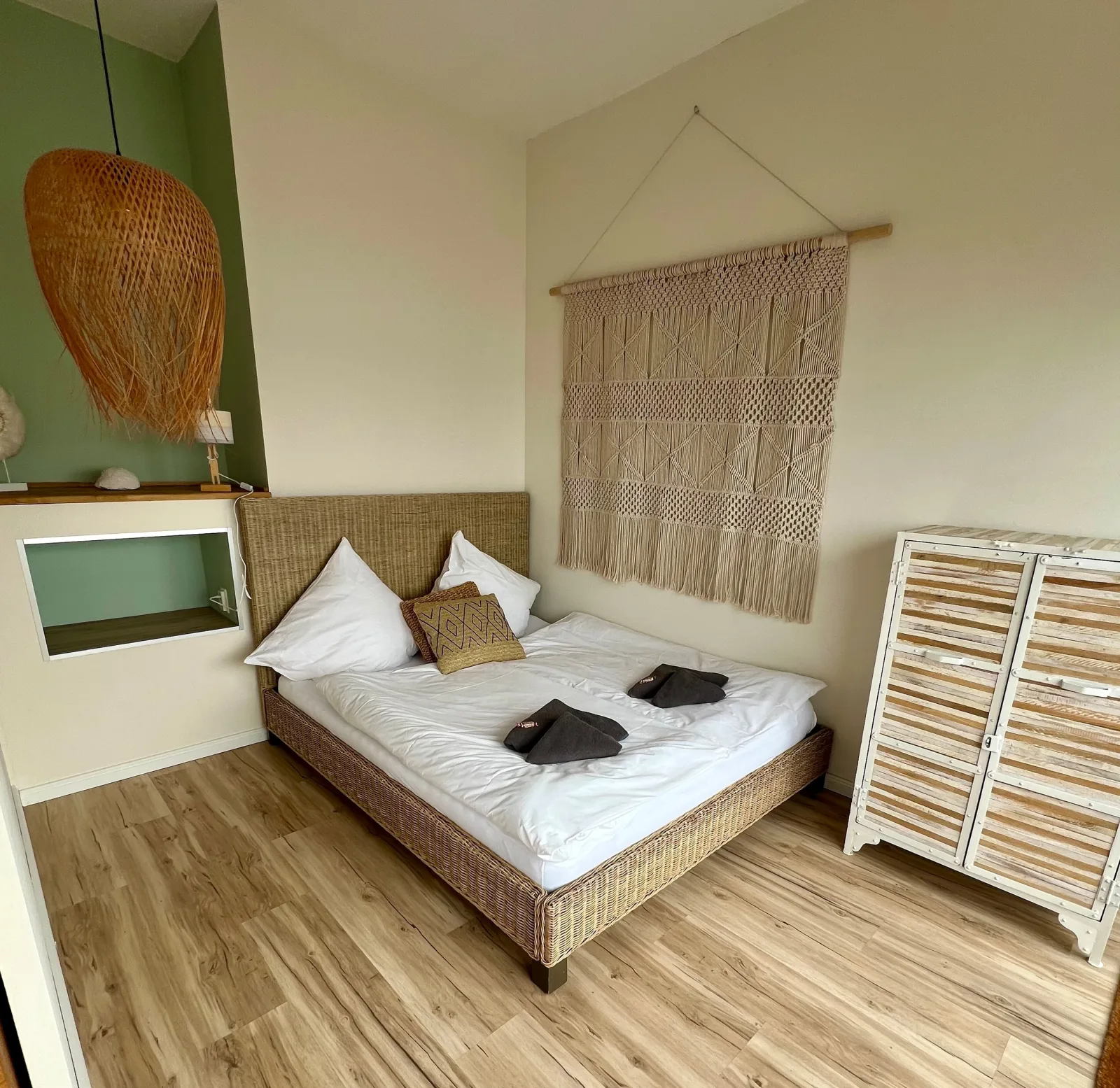 COAST HOUSE Sky Suite