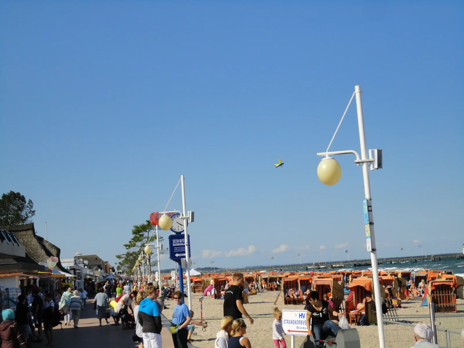 FeWo"Am Deich", Box -Bett, Terrasse, eign                                        . Garten. 70m zum Strand, Fahrradgarage