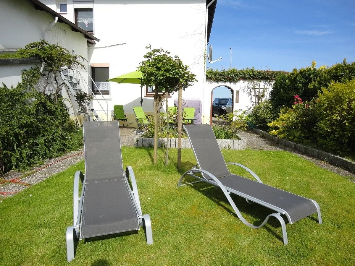 FeWo"Am Deich", Box -Bett, Terrasse, eign                                        . Garten. 70m zum Strand, Fahrradgarage