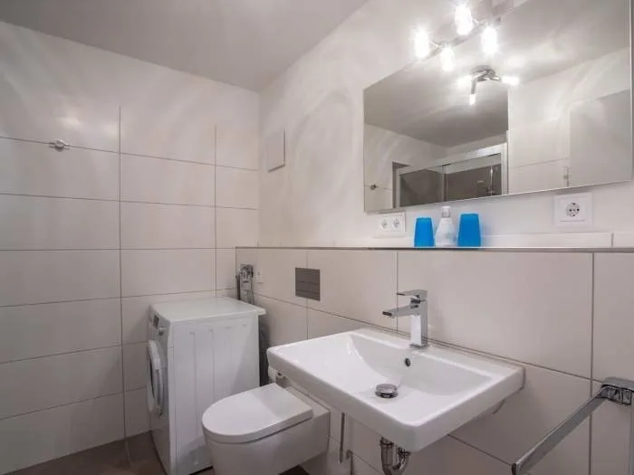 Hafenwohnung mit Balkon - F7517