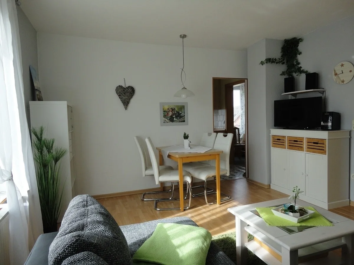 Sonnige Fewo m. Doppelbett u. Schlafcouch, Safe
