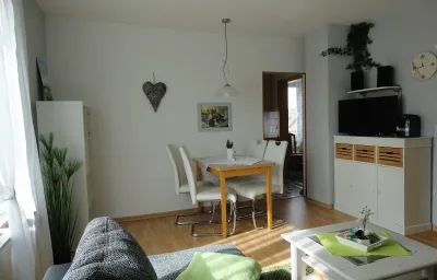 Sonnige Fewo m. Doppelbett u. Schlafcouch, Safe