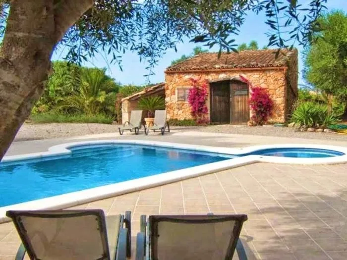 Ferienhaus mit Pool auf Finca - F6338