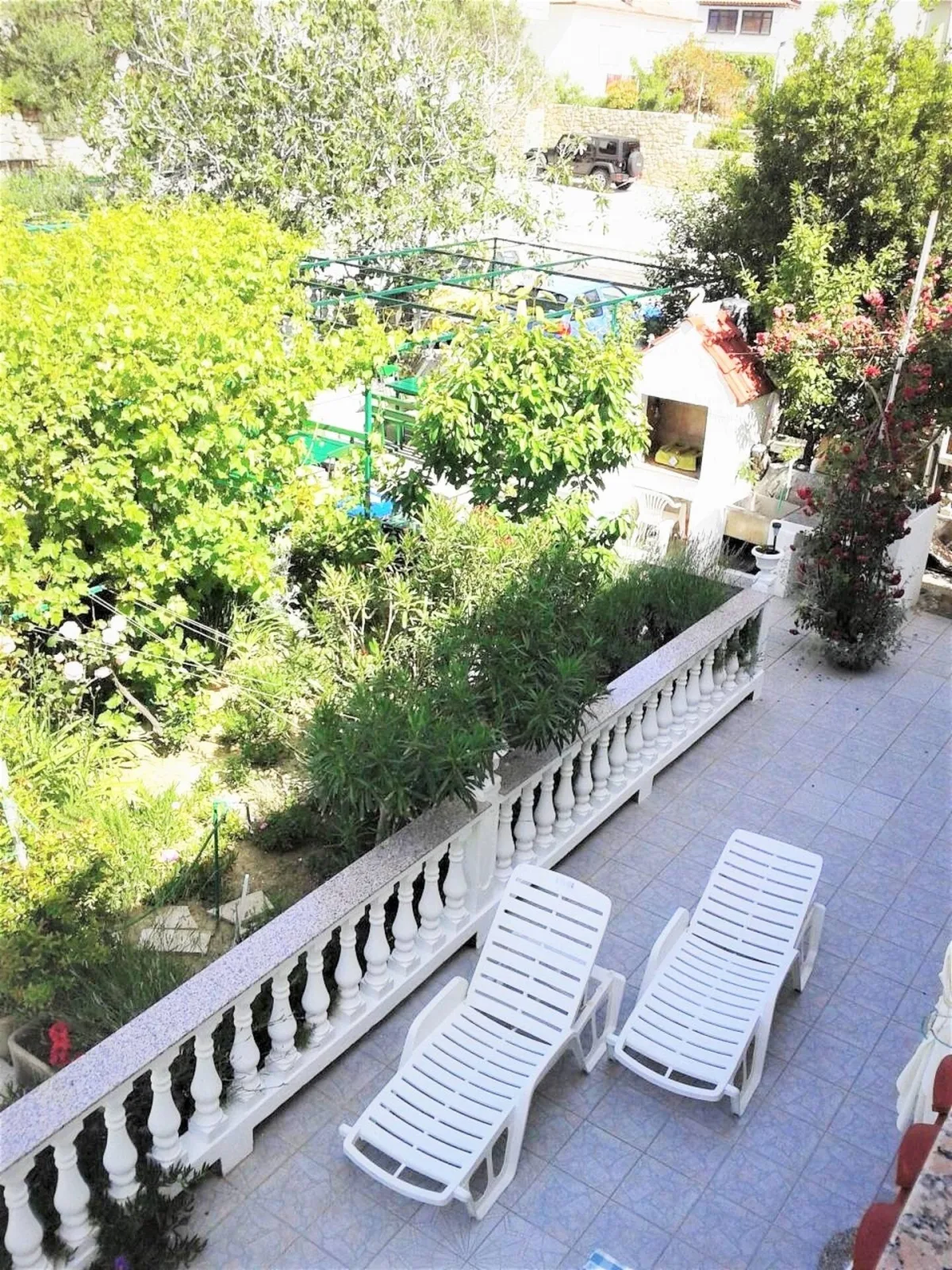 Apartment Daisy- excellent location close to Rab