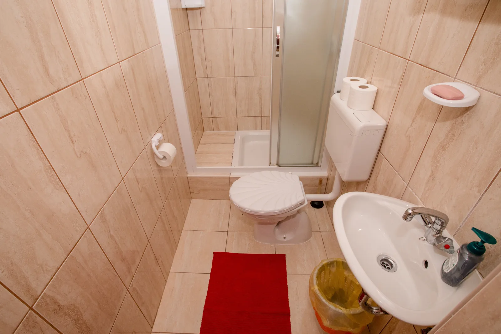 Apartment Daisy- excellent location close to Rab
