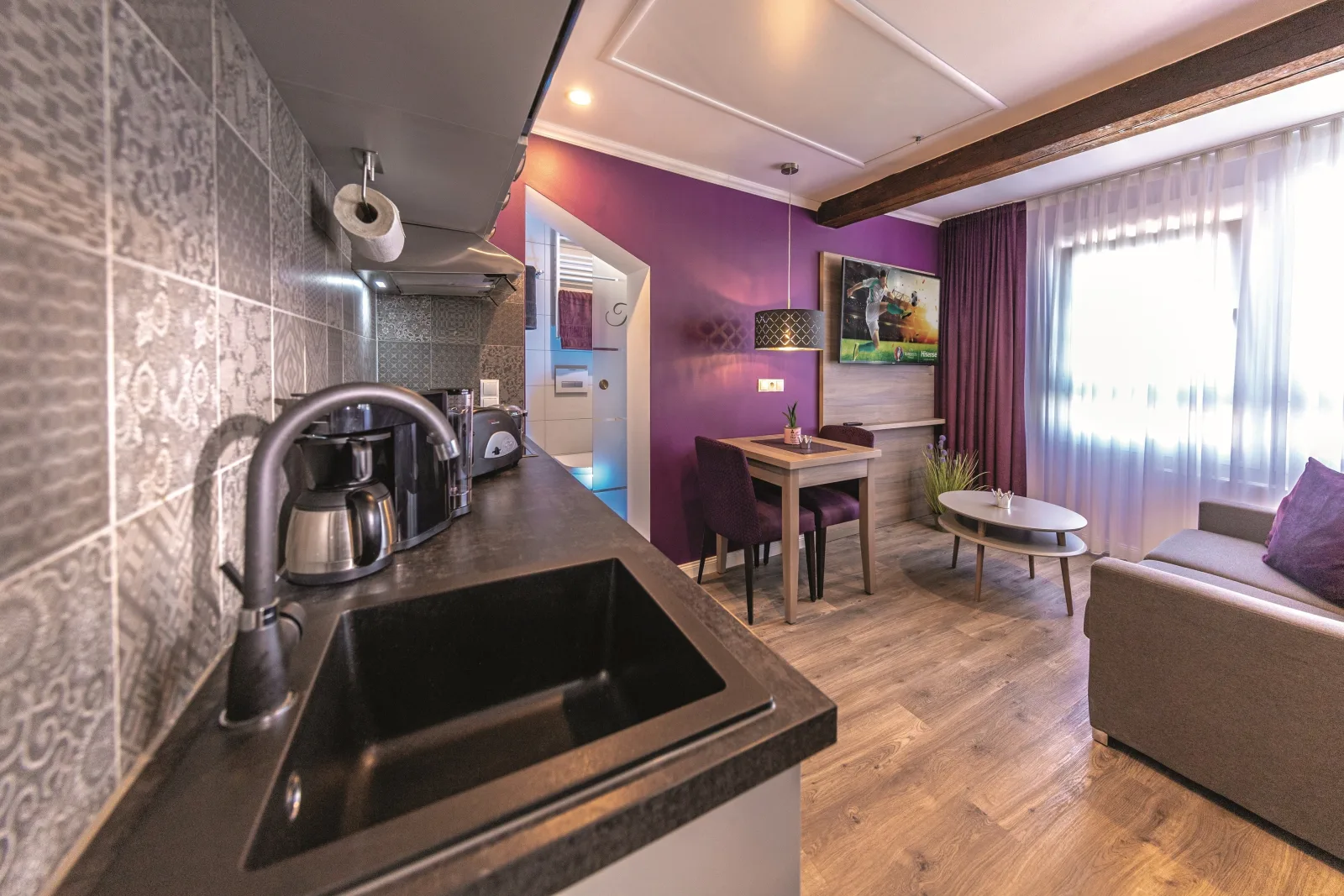 Queensize-Studioapartment  Lahneck