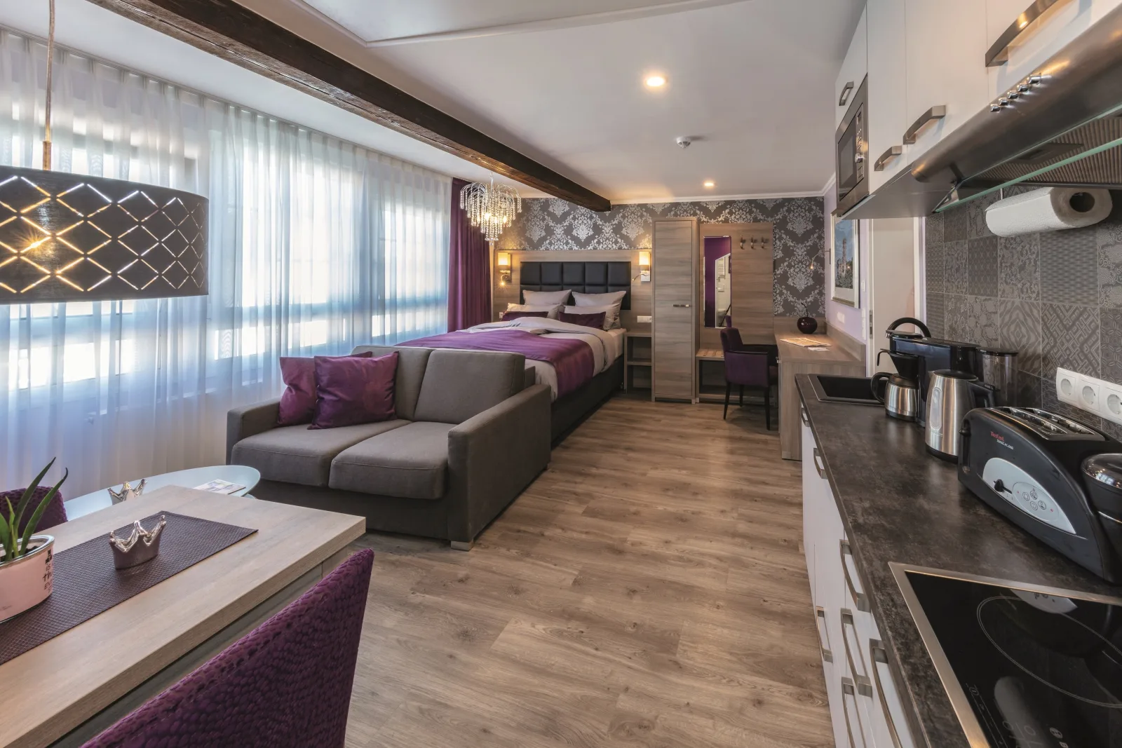 Queensize-Studioapartment  Lahneck
